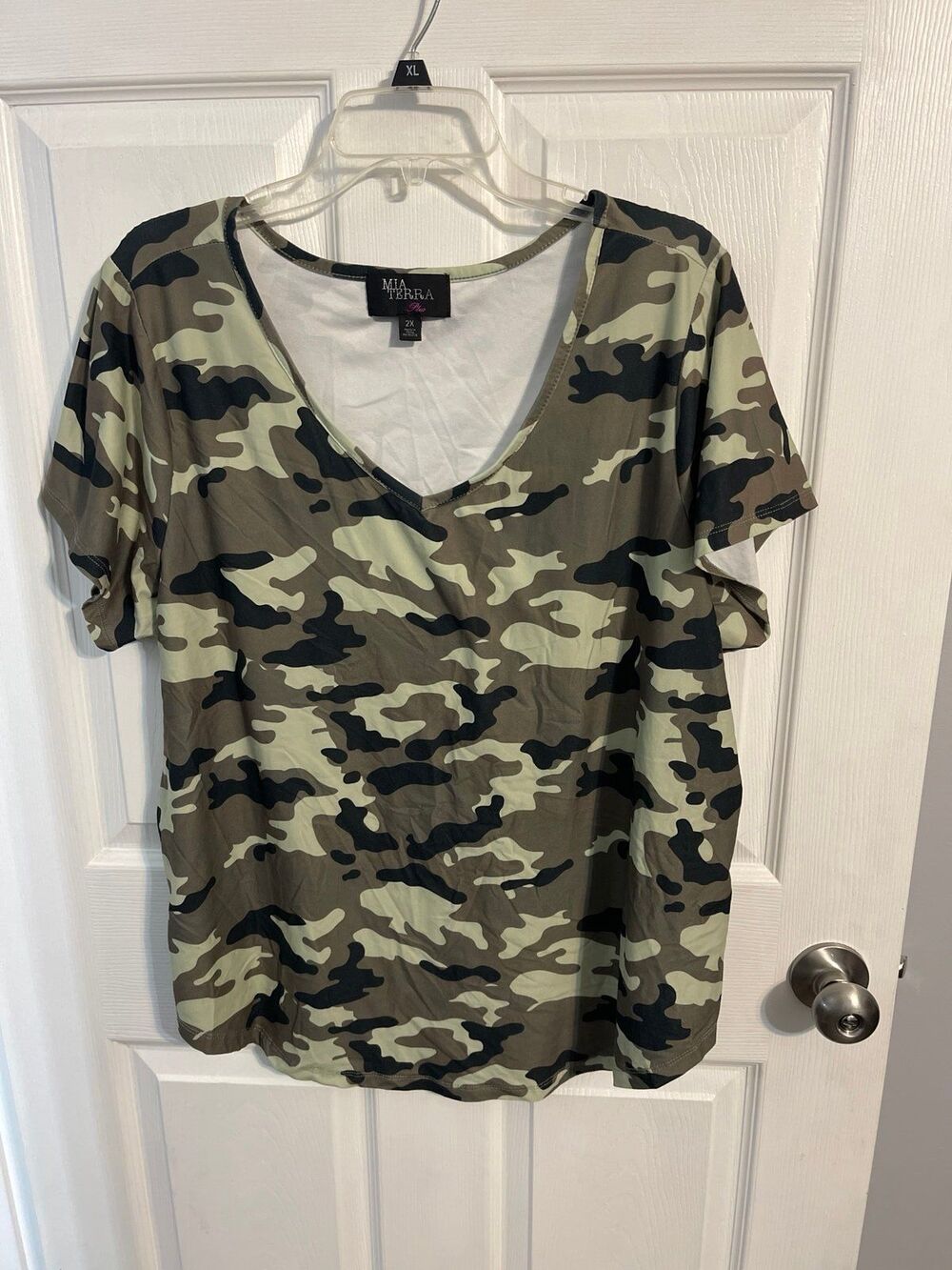 Mia Terra Short Sleeve Camouflage Shirt Size 2X
